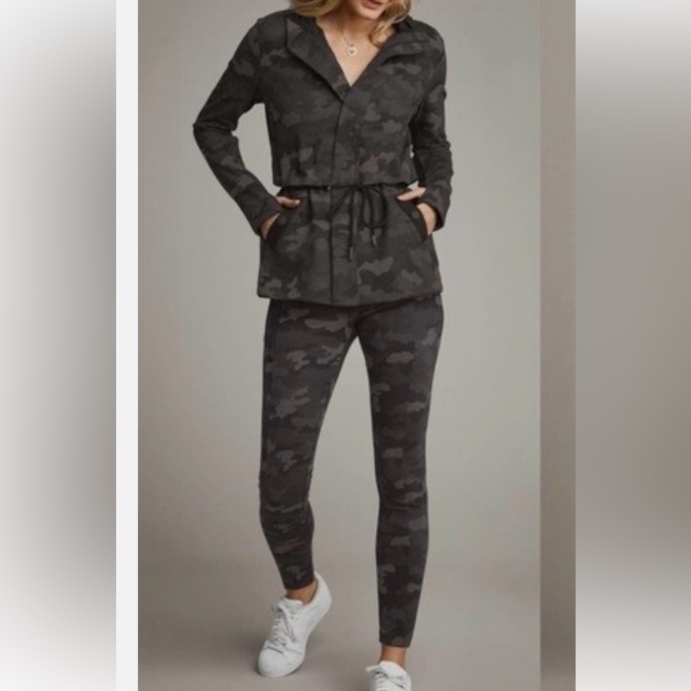 Cabi ATC Gray Camouflage Jacket and matching ATC Leggings Set Sz L/M